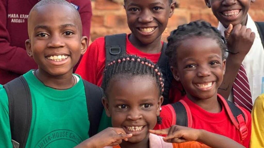 Des enfants Ougandais dansent sur le web pour une ONG, la vid&eacute;o fait le buzz !