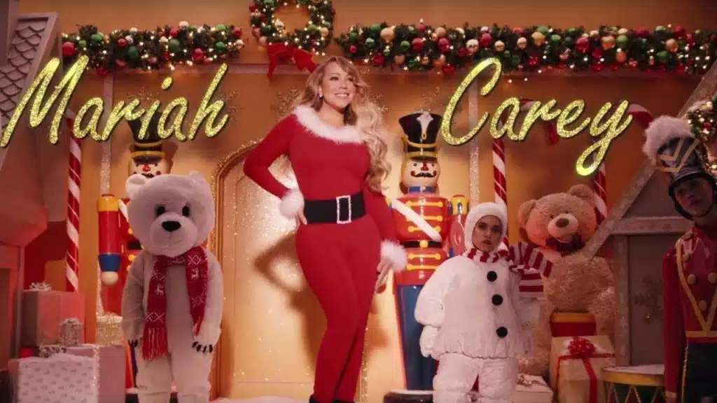 Mariah Carey lance le début de la période de Noël