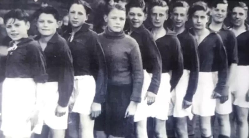 L'équipe de John Zelly en 1946 (@Burnley Council)