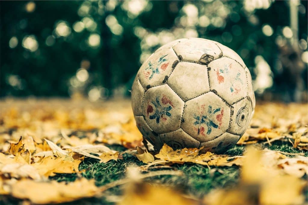 Un homme de 88 ans re&ccedil;oit sa m&eacute;daille de football 74 ans apr&egrave;s l'avoir gagn&eacute;e !