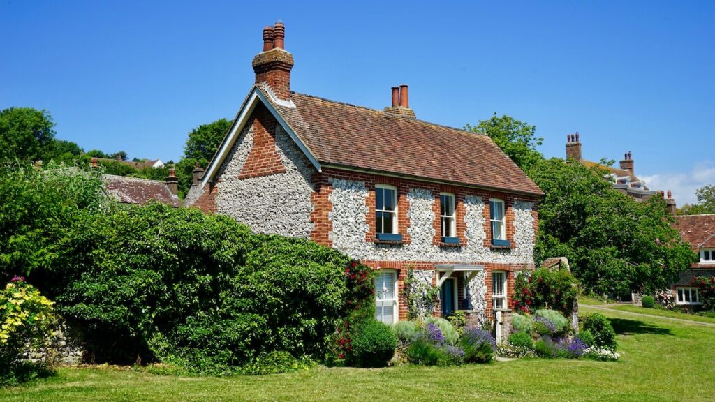 En achetant sa maison 290 euros, elle ne se doutait pas qu'elle finirait par valoir une fortune... 105 ans plus tard !