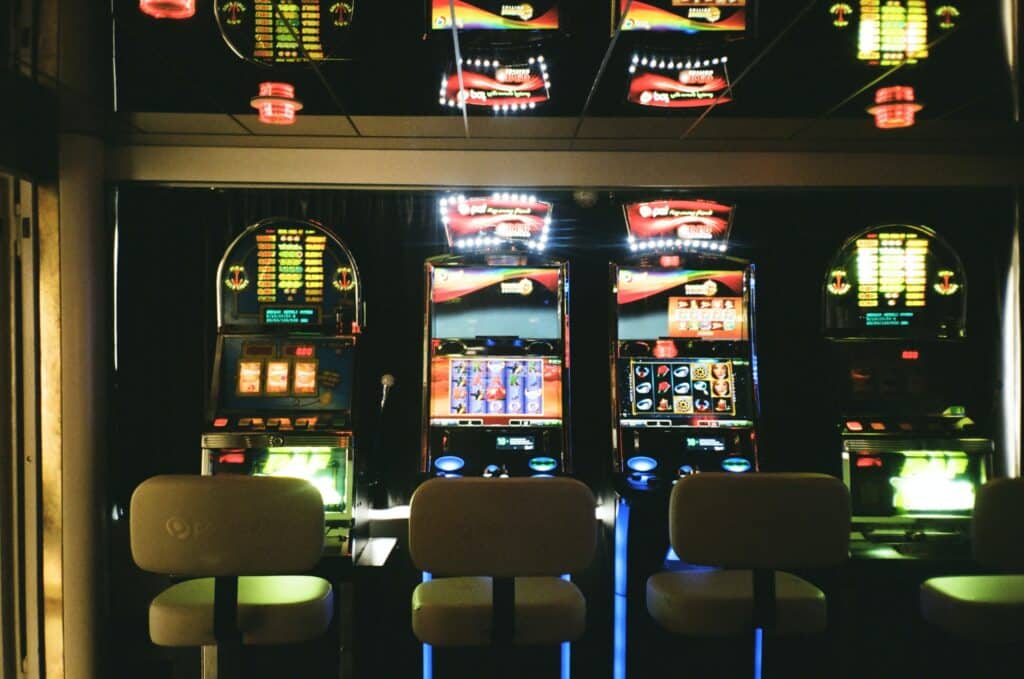 Machines à sous : Un couple remporte 2 millions d'euros en Normandie !