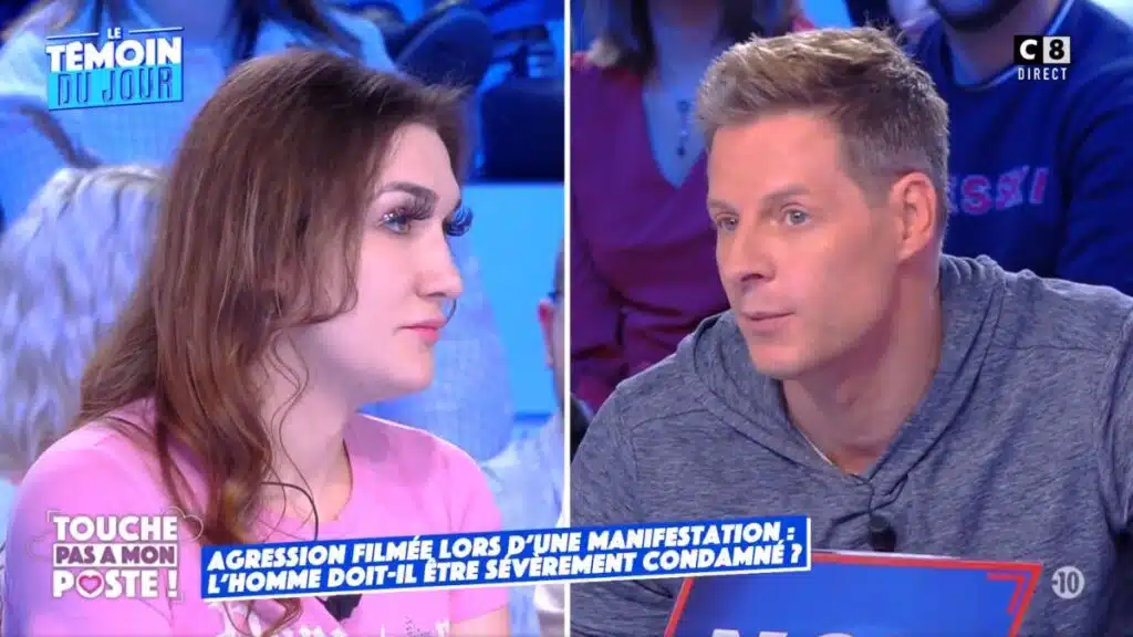 TPMP : "Vous êtes des gros porcs !" Une manifestante montre ses seins en plein direct