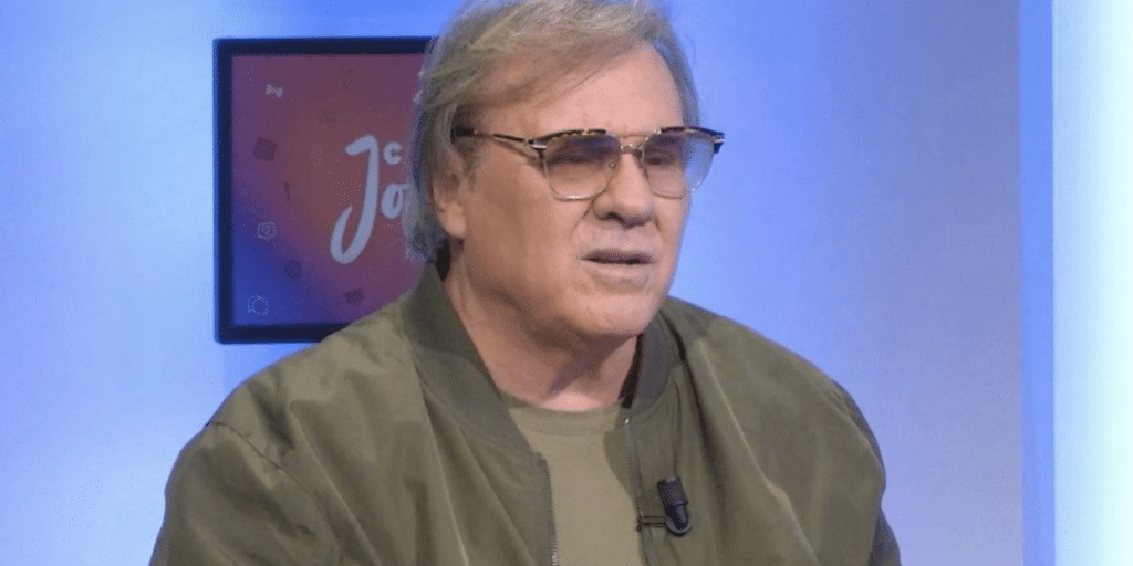 « P*tain, il faut arrêter » : François Valéry s’indigne contre le lynchage de Claude François par Laroche Valmont