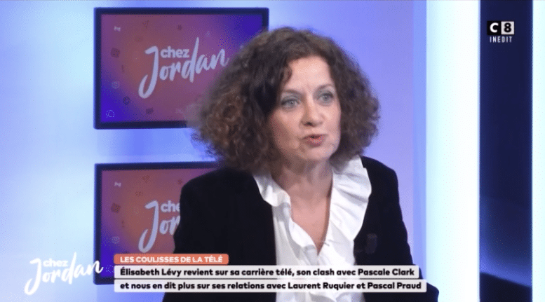 Elisabeth Levy se confie « Chez Jordan » sur ses rapports avec Pascale Clark et Pascal Praud