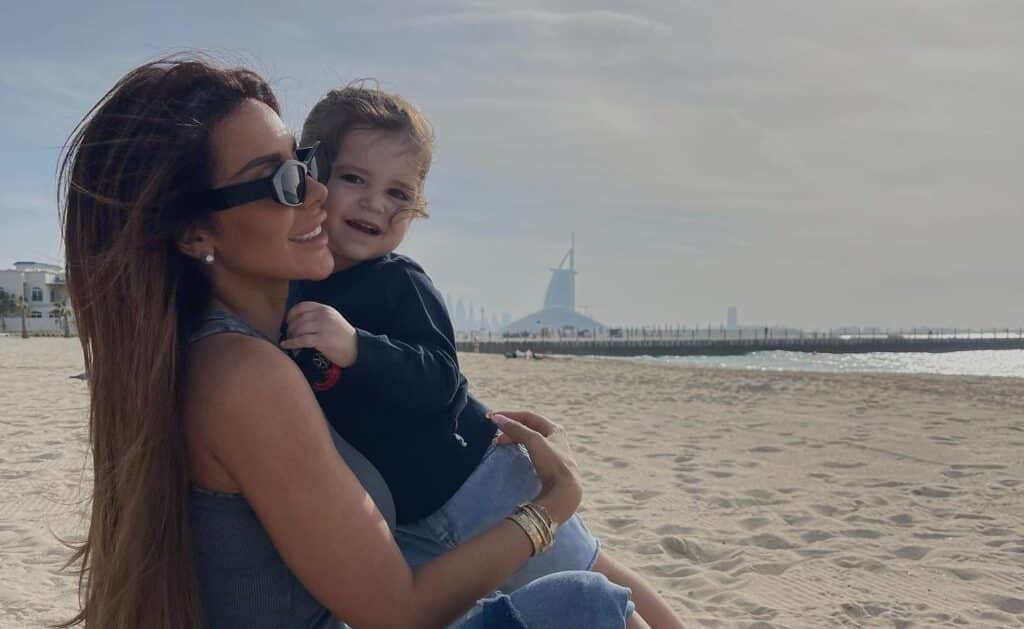Laura Lempika : Seule et déprimée par l'absence de son fils Zlatan, "C'est dur"