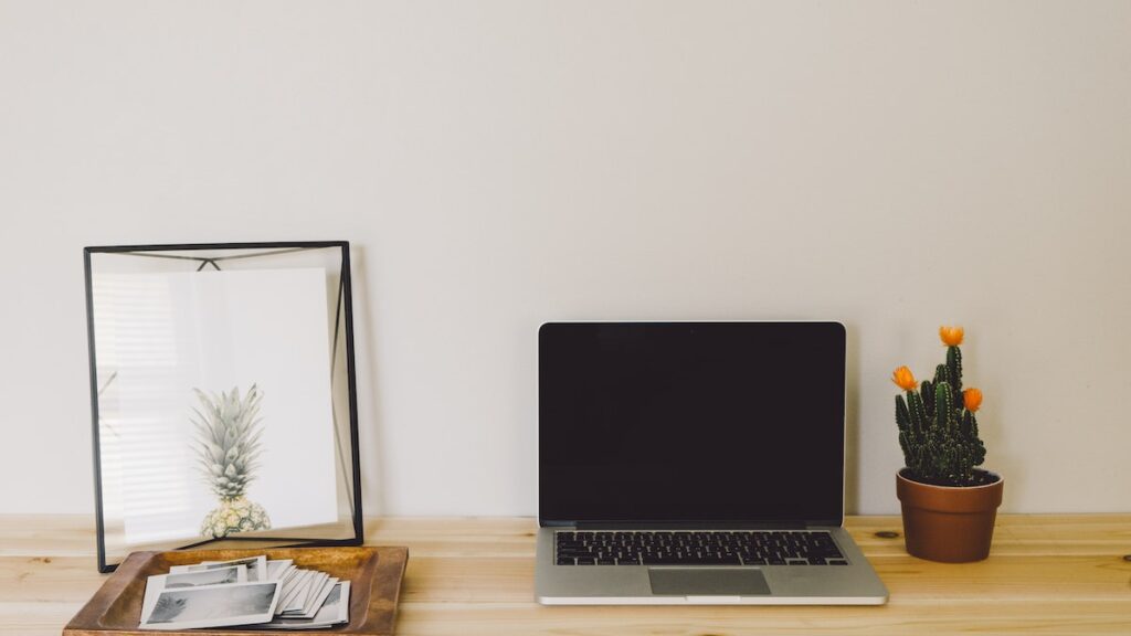 Ikea : Comment créer son bureau personnel dans un tout petit espace ?