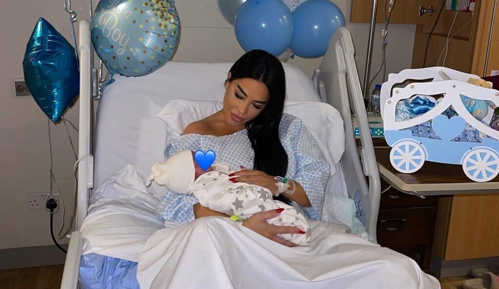 Milla Jasmine prot&egrave;ge son fils et ne compte plus le montrer, "Vous &ecirc;tes tellement mauvais"