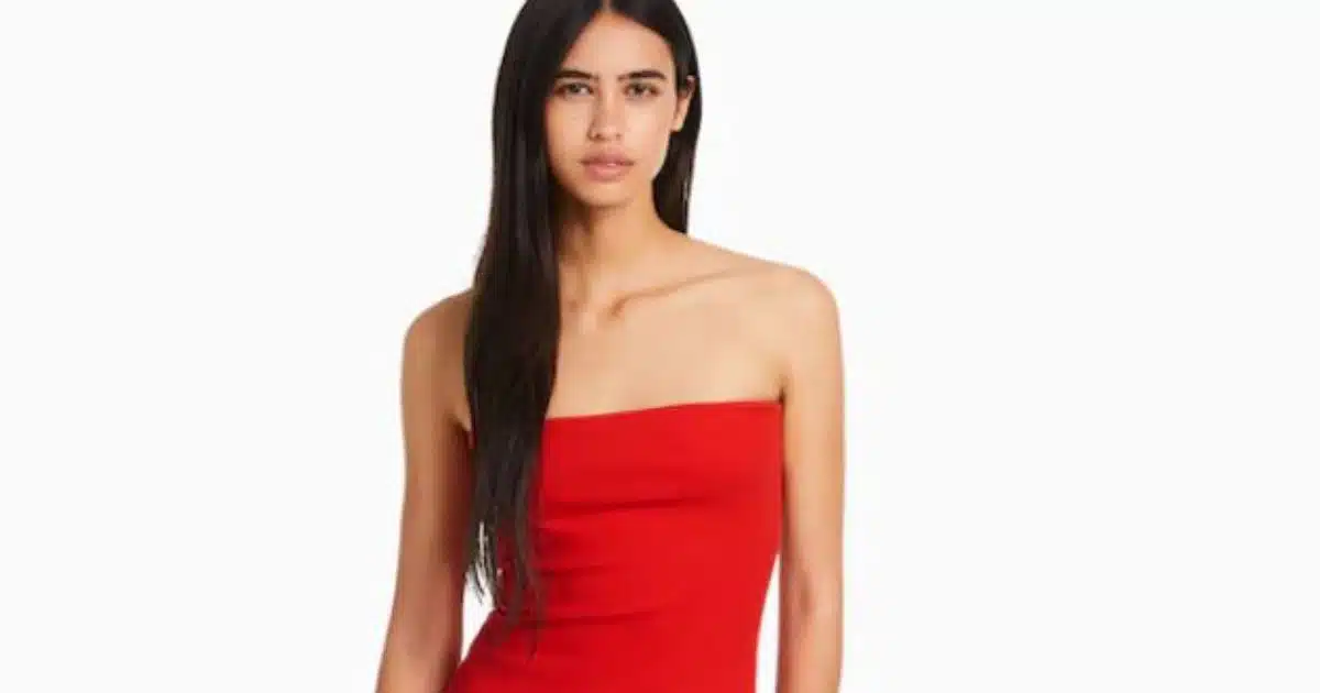 Faites sensation cet été avec la robe bandeau de Bershka !