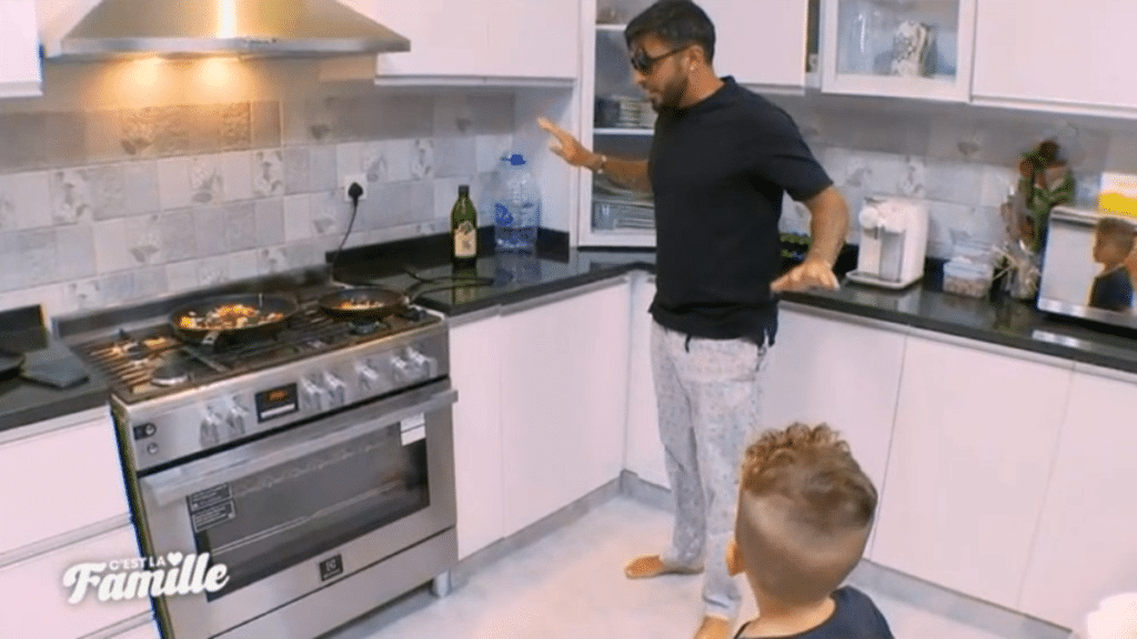 [SPOILER] « J’ai fait un carnage » : Julien Tanti (C’est la famille) décide de cuisiner pour sa famille