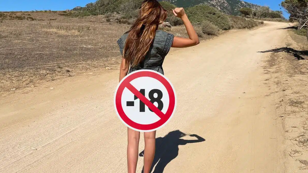 Delphine Wespiser Les fesses à l