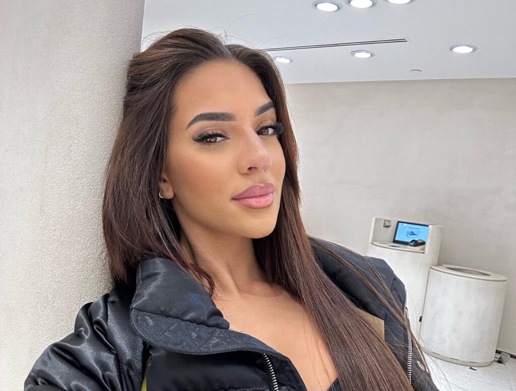 Marwa Merazka traitée de pute, balance les photos obscènes d'une hater