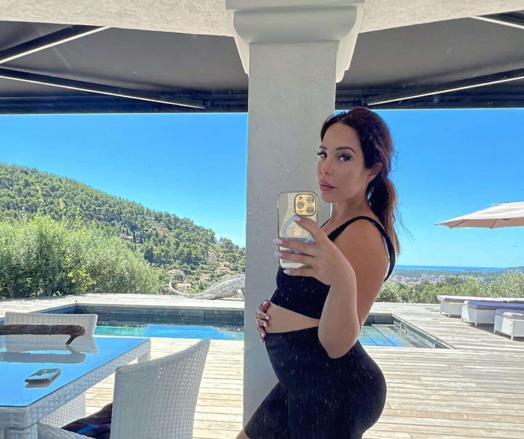 Kim Glow enceinte : Son état de santé inquiète