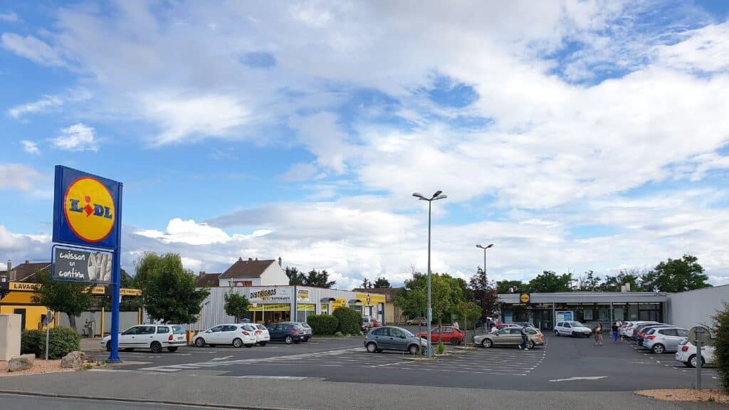 Lidl surfe sur la vague estivale avec sa planche de paddle à prix mini !