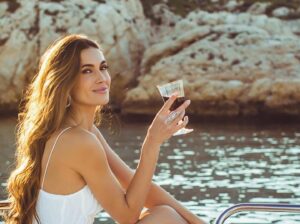 "Merci pour tout" : Barbara Morel rend hommage à Geneviève de Fontenay