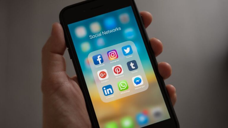 Le “sadfishing” : Comment se protéger contre la nouvelle arnaque sournoise qui sévit sur les réseaux sociaux