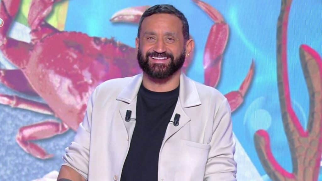 Cyril Hanouna : "Kelly Vedovelli est la star la plus sexy !"