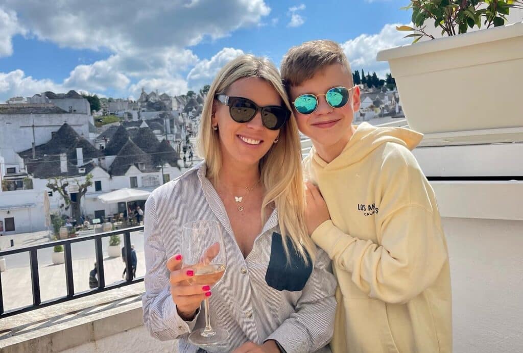 “Je vais être vulgaire” : Lassée des rumeurs autour du père de son fils, Amélie Neten pète un câble