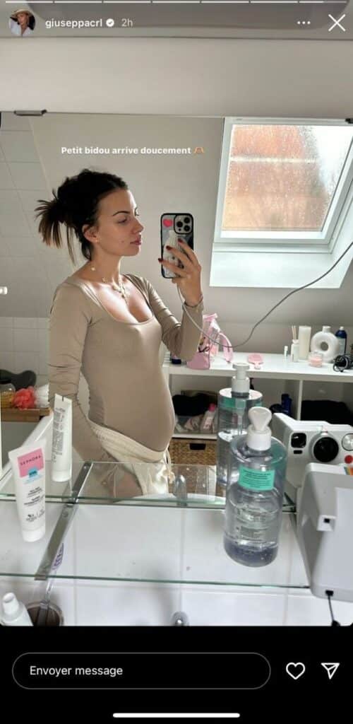 “Petit bidou arrive” : Giuseppa dévoile fièrement son joli baby bump