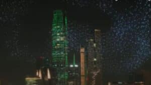 Noor Riyadh : Des milliers de drones illuminent le festival d'un essaim d'oiseaux artificiels