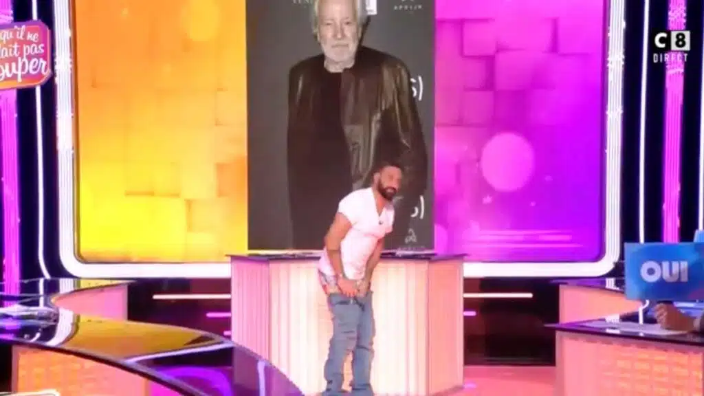 « Trop serré » : Cyril Hanouna en caleçon sur le plateau de TPMP en plein direct
