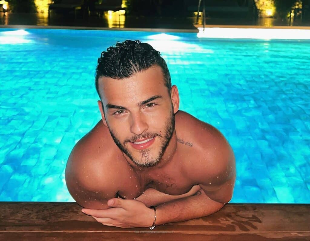 Simon Castaldi dévoile enfin une photo de sa nouvelle chérie Lola