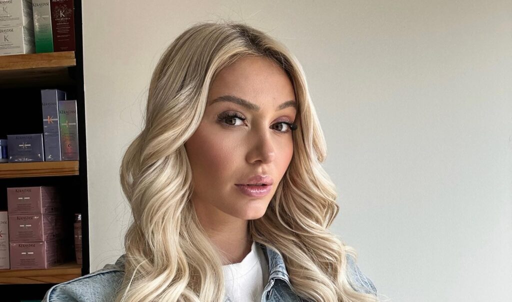 Éloïse Appelle (Les Apprentis Aventuriers) atteinte d’un cancer, s’affiche pour la première fois avec une perruque