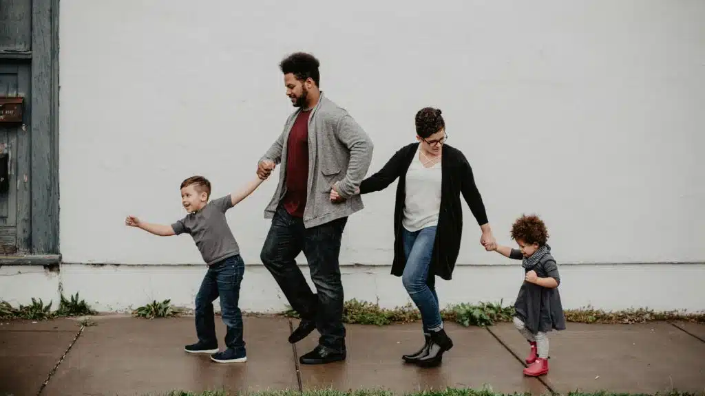 Révolution dans les allocations familiales ! Un vent de changement positif se profile pour les familles françaises