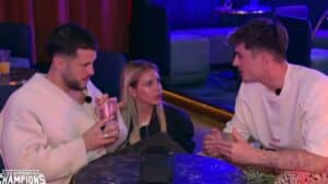"Tu es trop proche de lui" : Simon Castaldi (Les Apprentis champions) saccage le couple d'Adixia