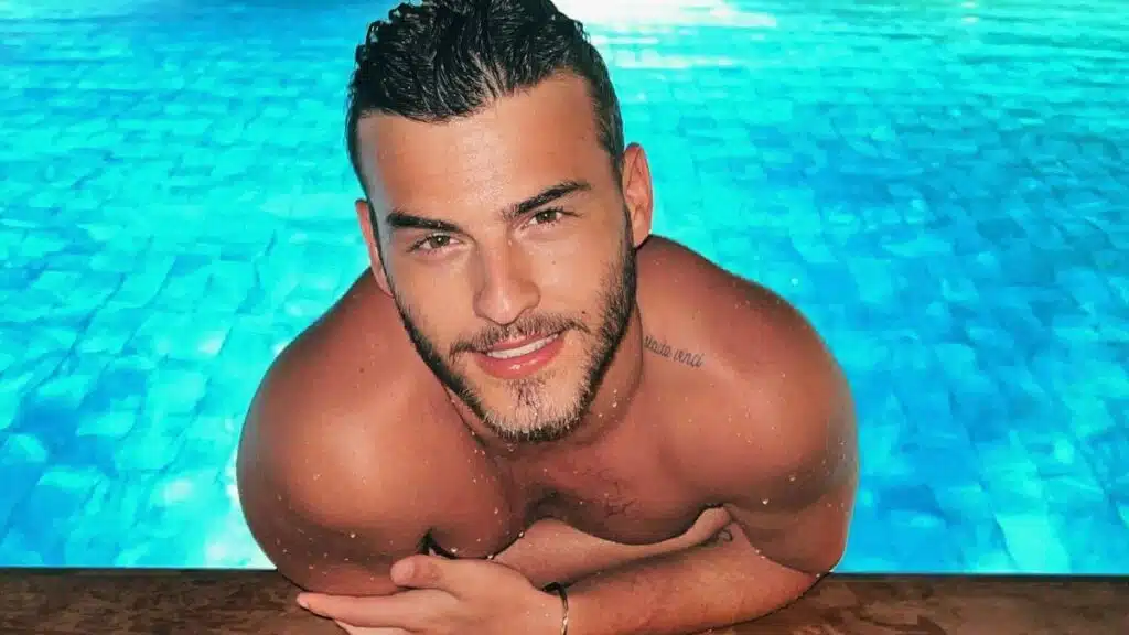 Simon Castaldi sans filtre sur sa vie intime “Des grosses tartes comme…